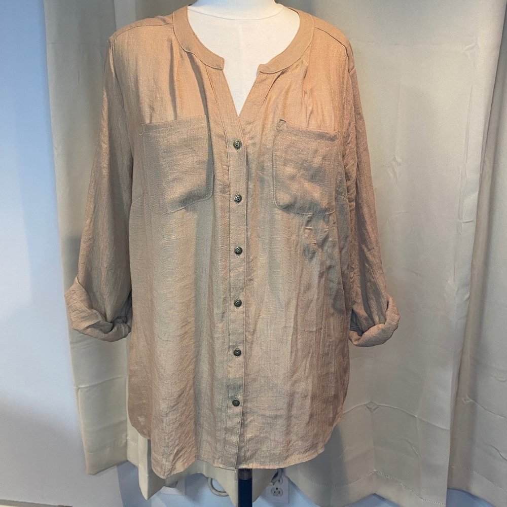 NOTATIONS PLUS SIZE NEUTRAL BUTTON UP BLOUSE